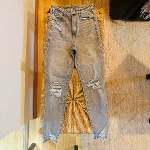 American Eagle Outfitters Light Gray Distressed Jeans Size 4 Short